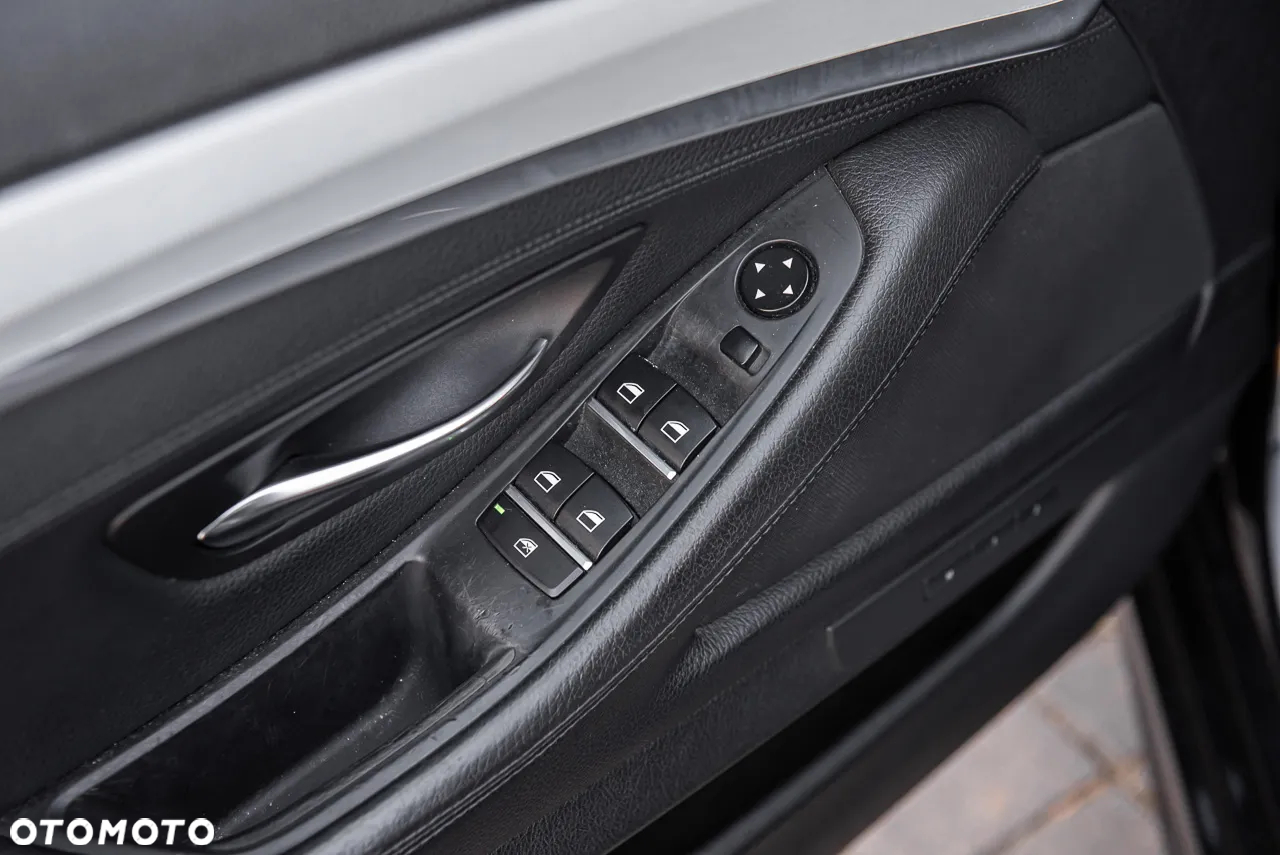 BMW Seria 5 535d xDrive - 16
