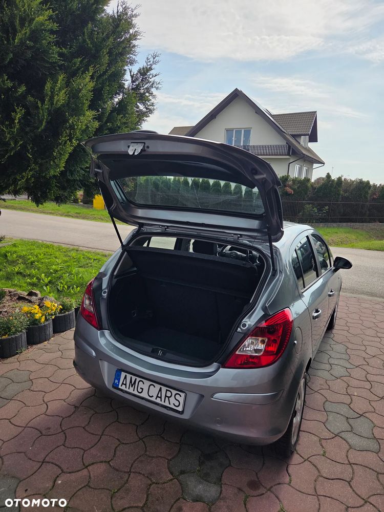 Opel Corsa 1.4 16V Cosmo - 25