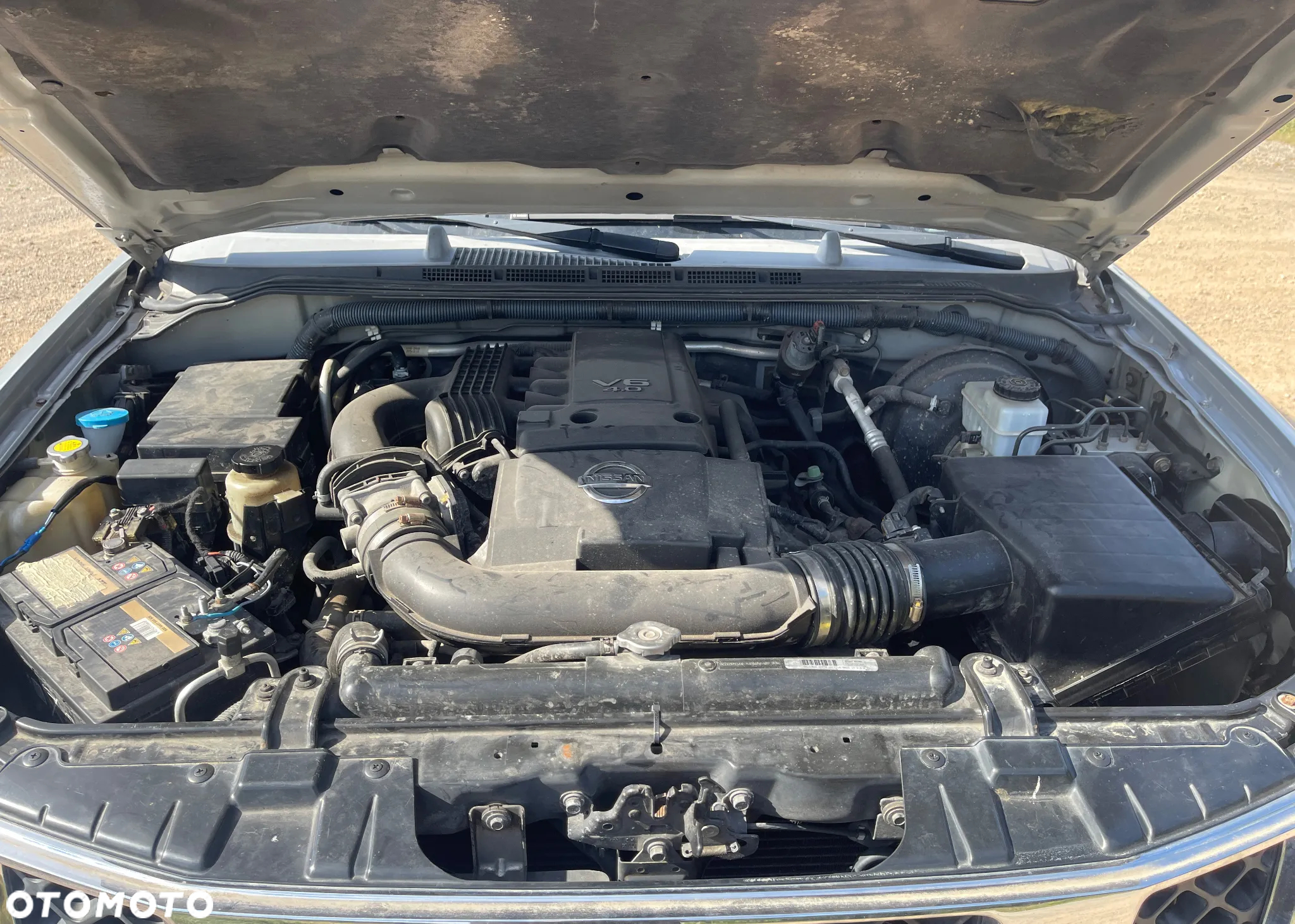 Nissan Pathfinder 4.0 V6 LE - 17