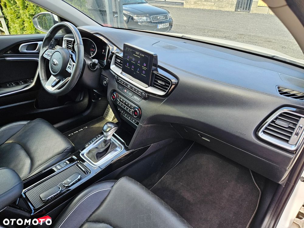 Kia Ceed 1.4 T-GDI DCT OPF Platinum Edition - 17