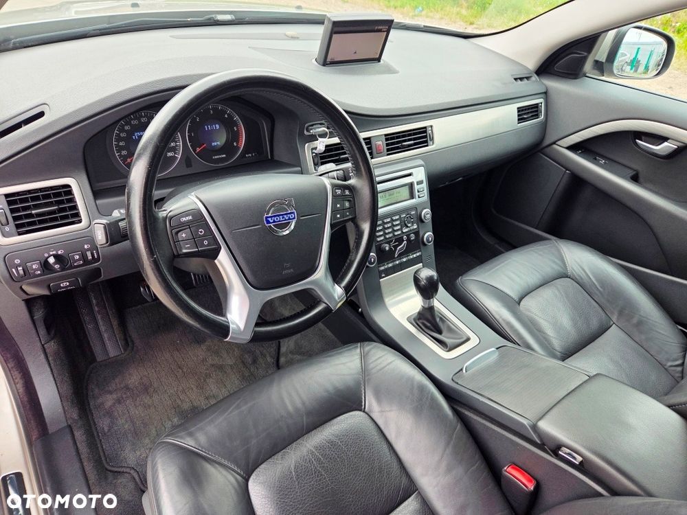 Volvo V70 2.0D Momentum - 29