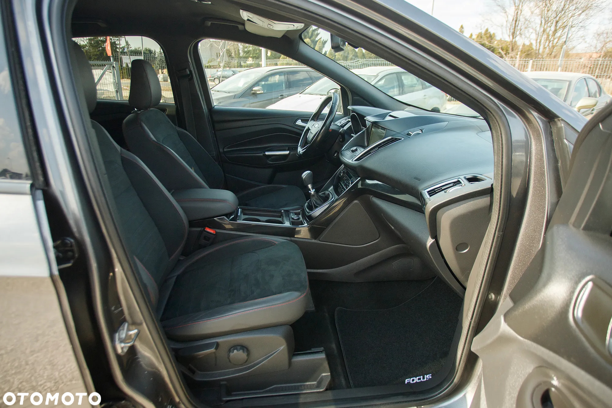 Ford Kuga 1.5 EcoBoost 2x4 ST-Line - 21