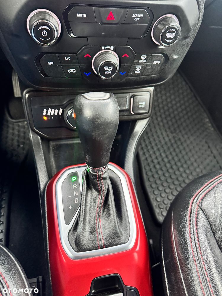 Jeep Renegade 1.3 GSE T4 Turbo Limited 4x4 S&S - 25