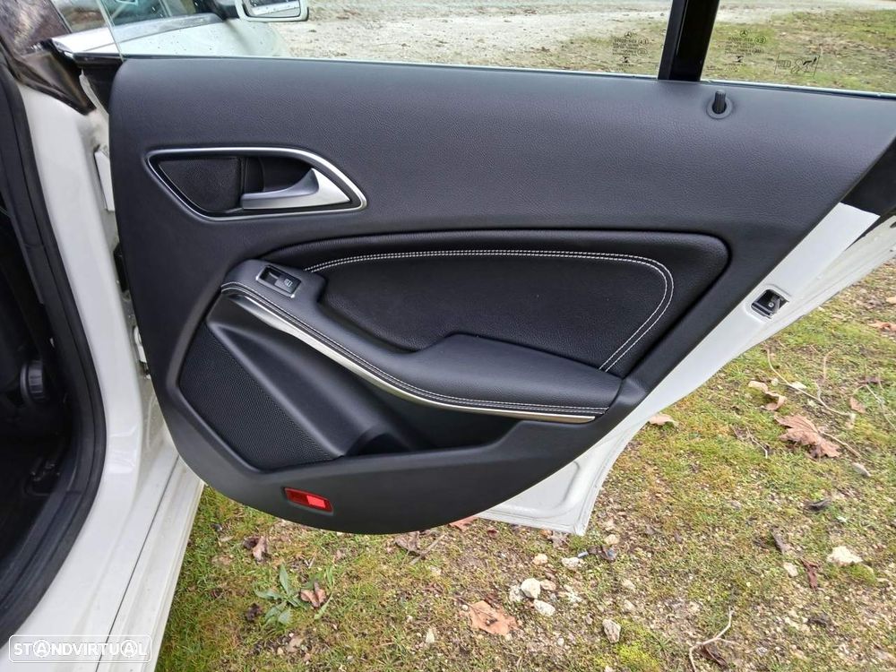 Mercedes-Benz CLA 200 d Shooting Brake Urban - 16