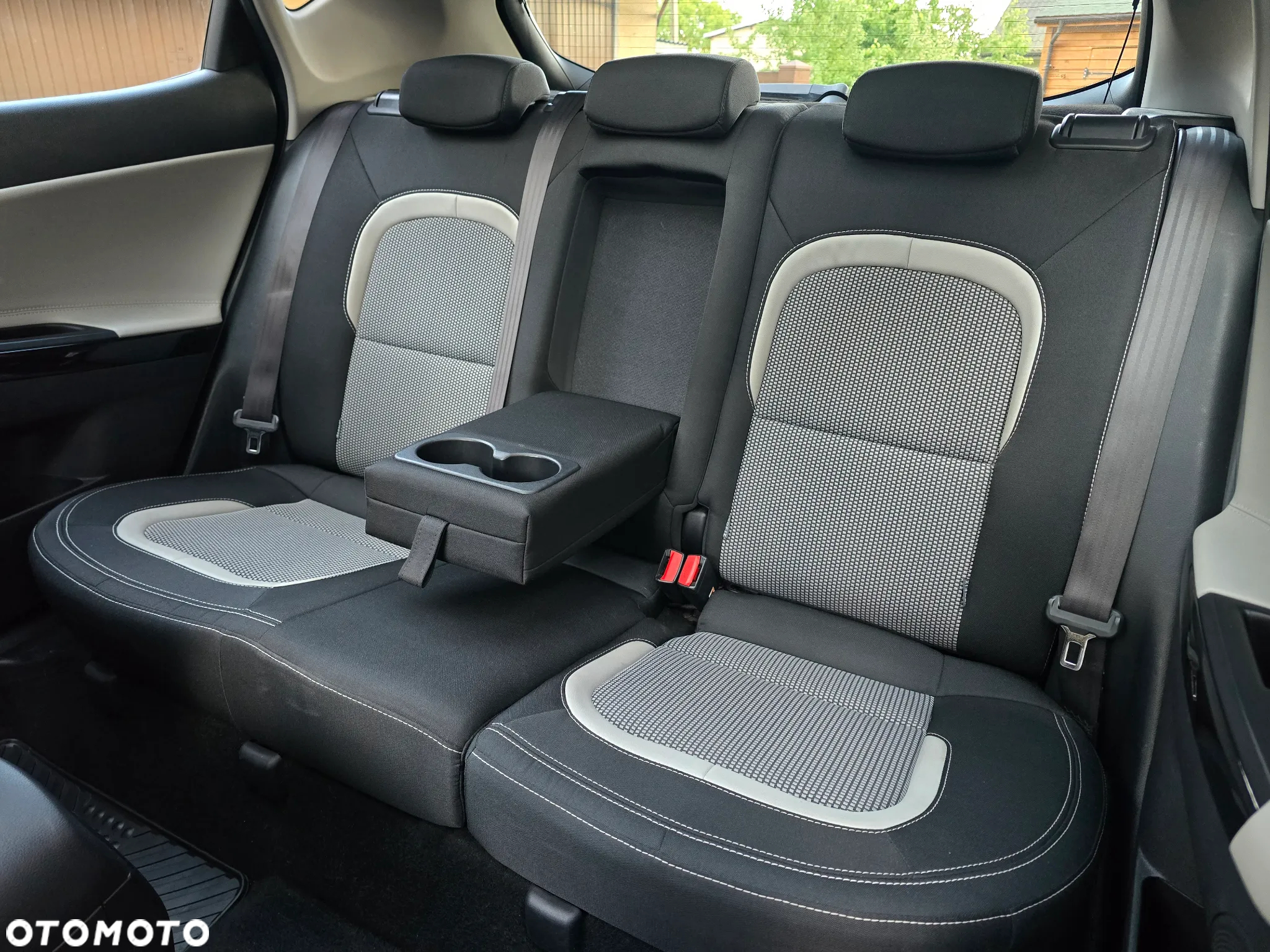 Kia Ceed 1.6 CRDi 128 Platinum Edition - 37