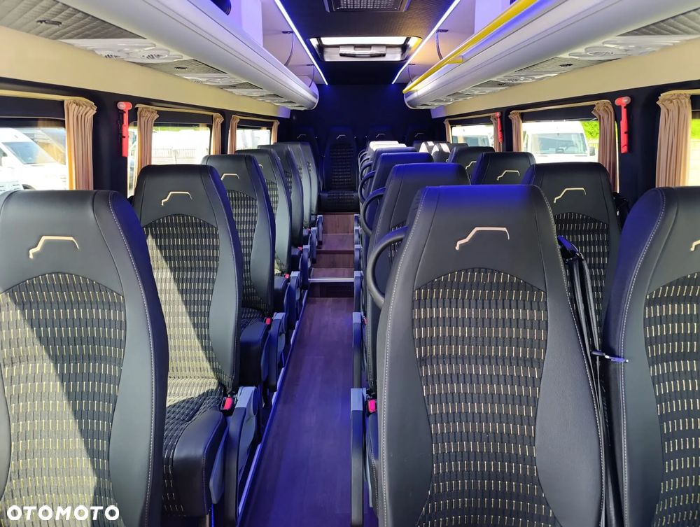 Mercedes-Benz Sprinter 519 - 19