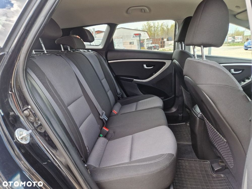 Hyundai i30 1.6 CRDi Premium - 17