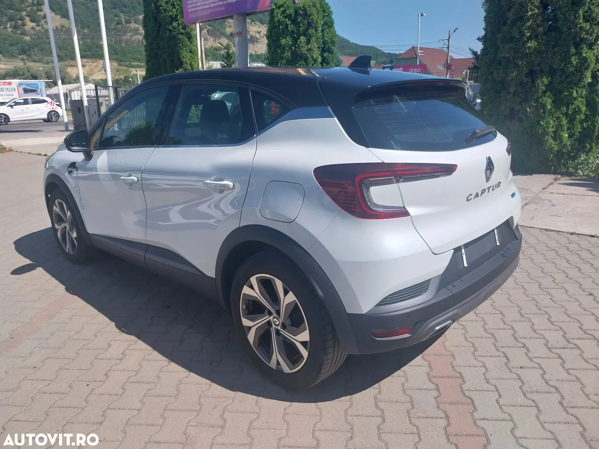 Renault Captur E-TECH PLUG-in 160 R.S. LINE - 18