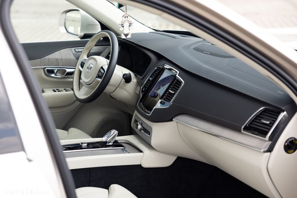 Volvo XC 90 T8 AWD Plug-In Hybrid Inscription 7os - 25