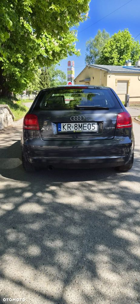 Audi A3 3-drzwiowe 1.6 TDI DPF Attraction - 2