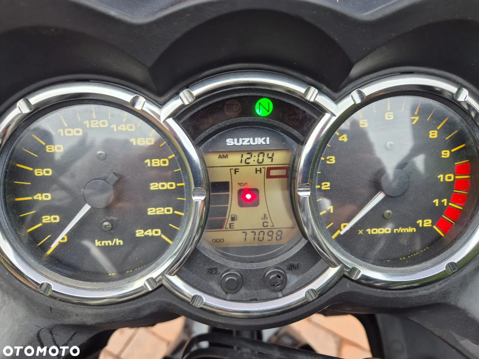 Suzuki V-STROM - 11