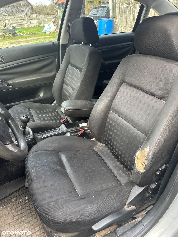 Volkswagen Passat 1.6 - 13