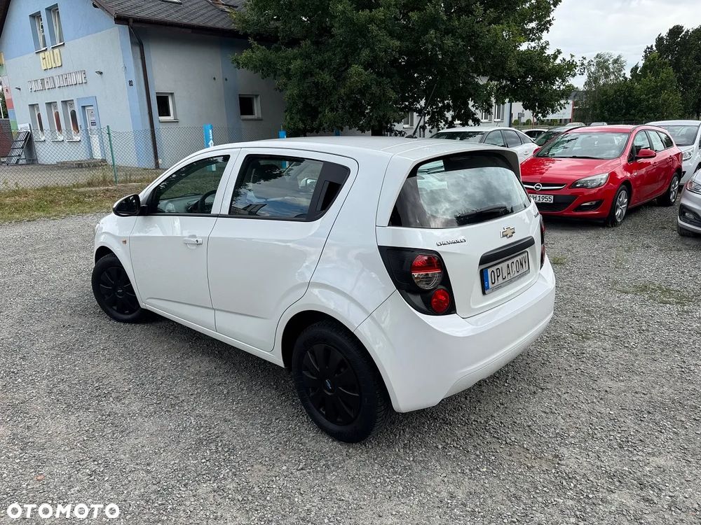 Chevrolet Aveo - 4