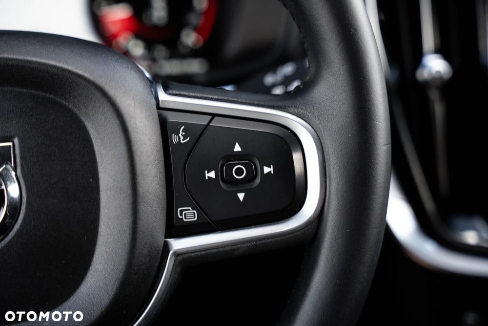 Volvo V60 D3 Geartronic Momentum - 24