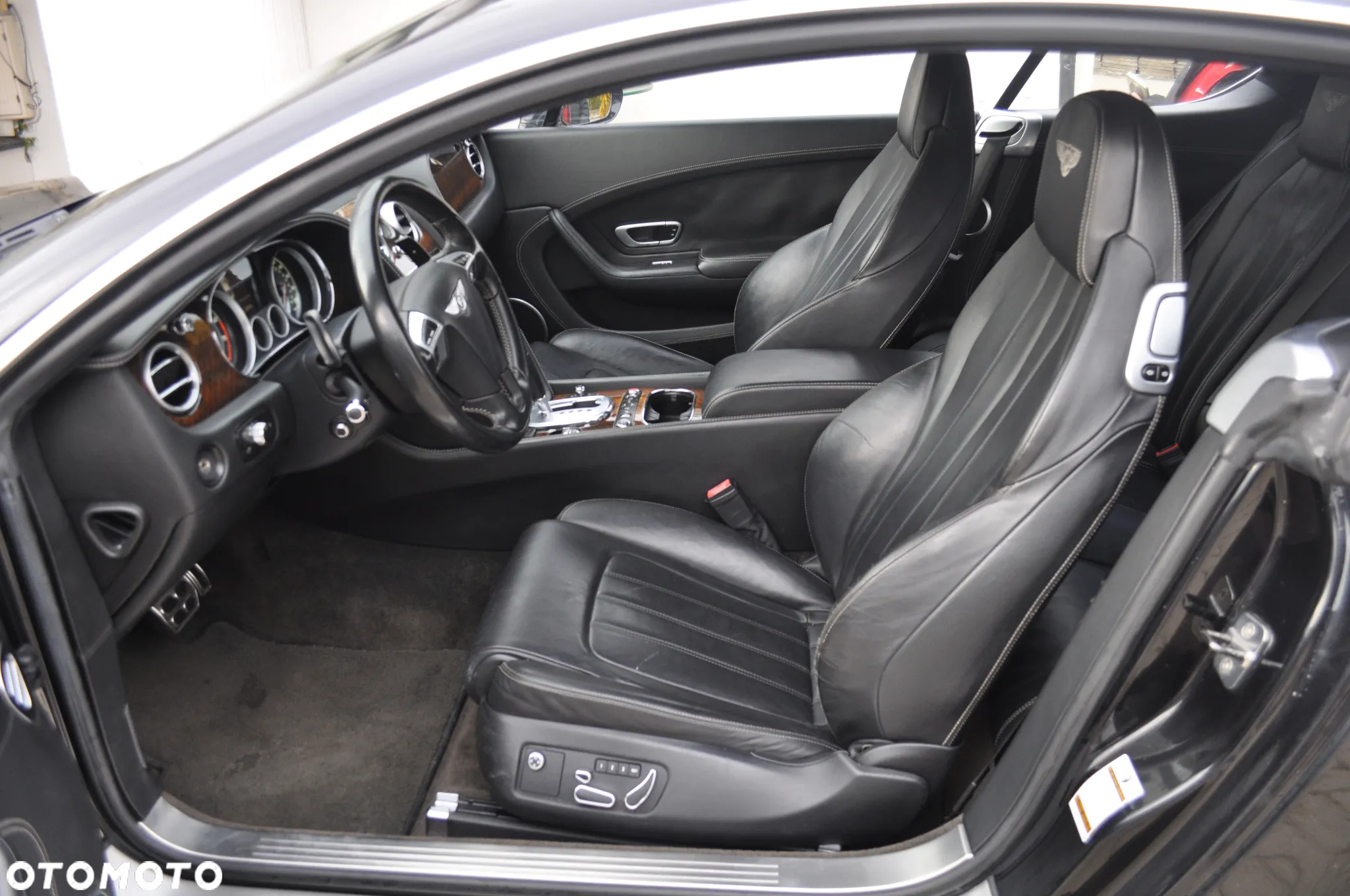Bentley Continental GT V8 Convertible - 13