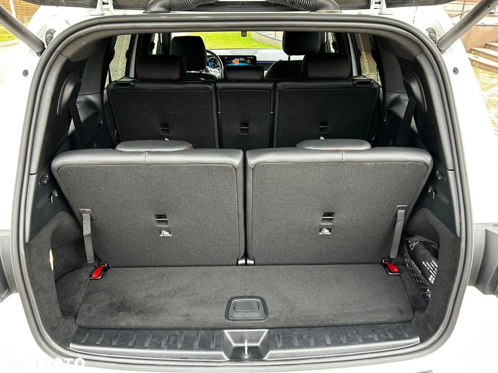 Mercedes-Benz GLB 250 4-Matic AMG Line 8G-DCT - 33