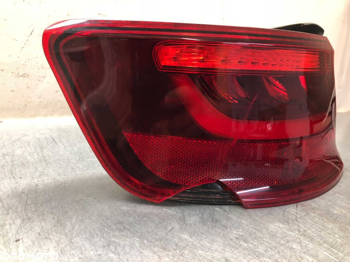 LAMPA LEWA TYLNA LED A3 8V 12-16 SPORTBACK 8V4945095A - 2