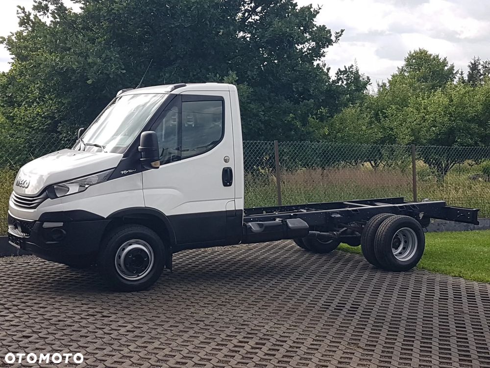 Iveco 70C18 RAMA PODWOZIE DO ZABUDOWY WIDELEC ROZSTAW OSI 3,75M KLIMA DAILY DMC 7000KG BLIŹNIAKI MANUAL - 2