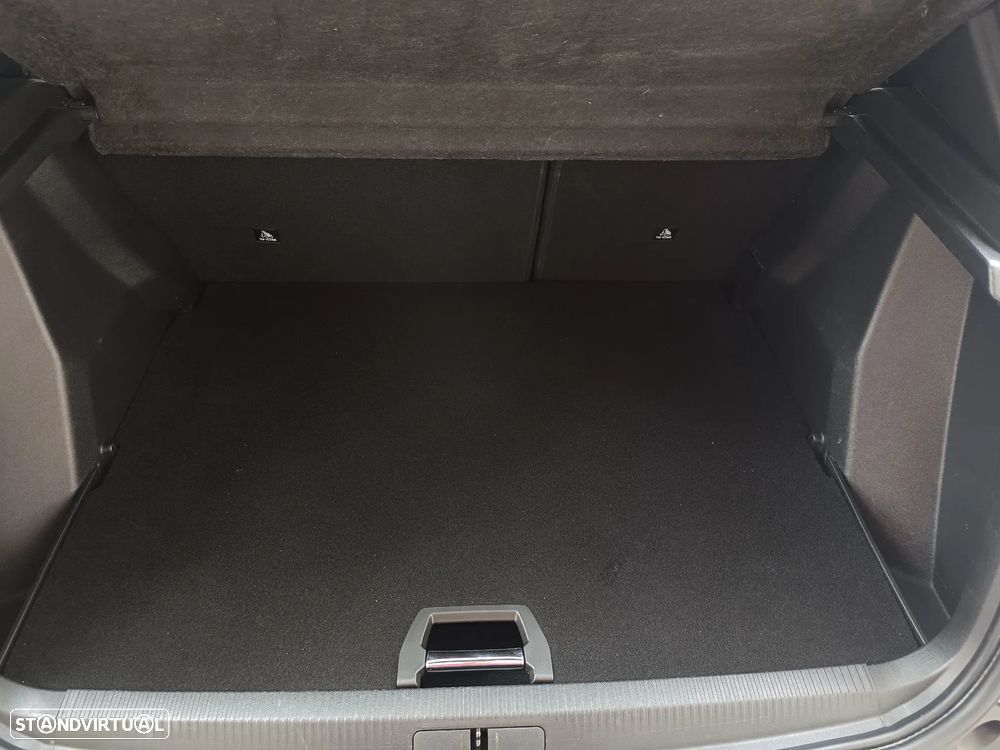 Peugeot 2008 1.2 PureTech Allure Pack - 36