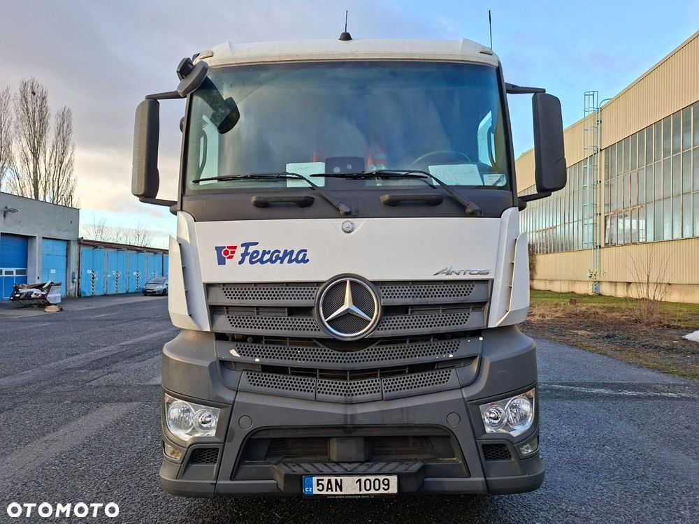 Versalift Antos 2533 L 6X2 - 2