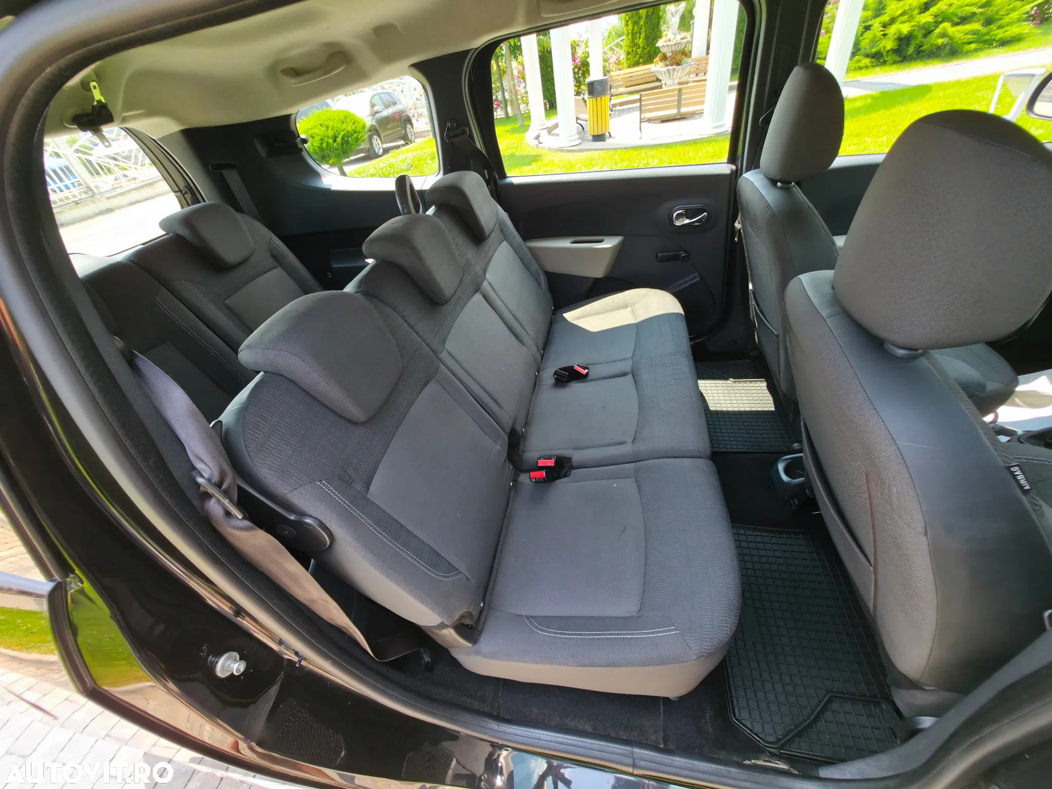 Dacia Lodgy dCi 110 Laureate - 11