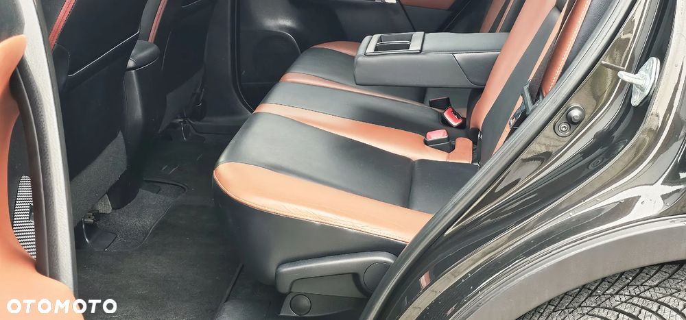 Toyota RAV4 2.2 D-CAT Premium - 29