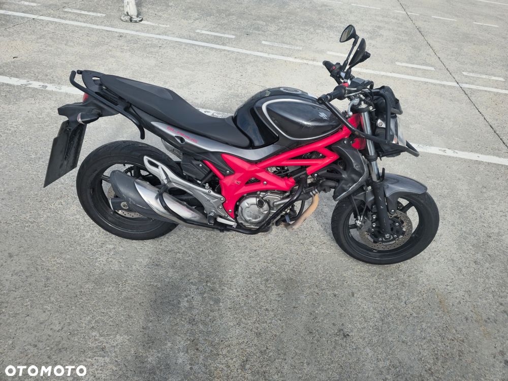 Suzuki Gladius - 2