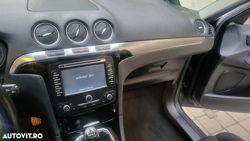 Ford S-Max - 22