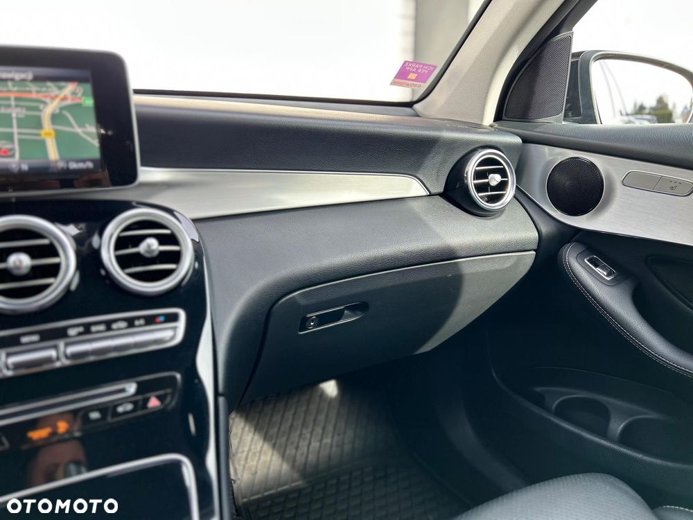 Mercedes-Benz GLC 220 d 4Matic 9G-TRONIC AMG Line - 26