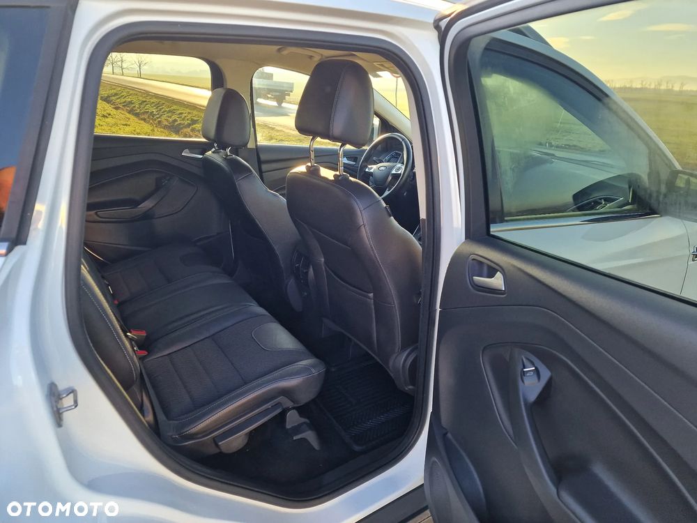 Ford Kuga 2.0 TDCi 4x4 Titanium - 25