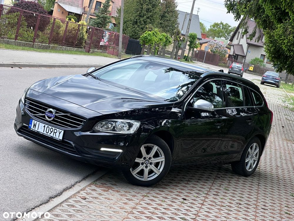 Volvo V60 D2 Summum - 1