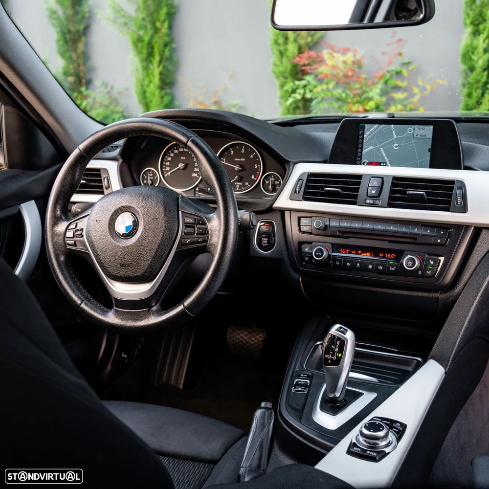 BMW 320 d Aut. Sport Line - 10
