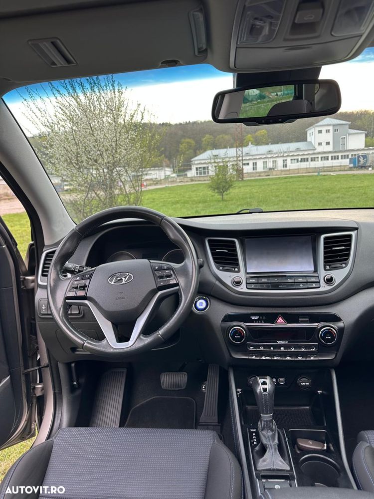 Hyundai Tucson 2.0 CRDI 4WD Automatik Style - 36