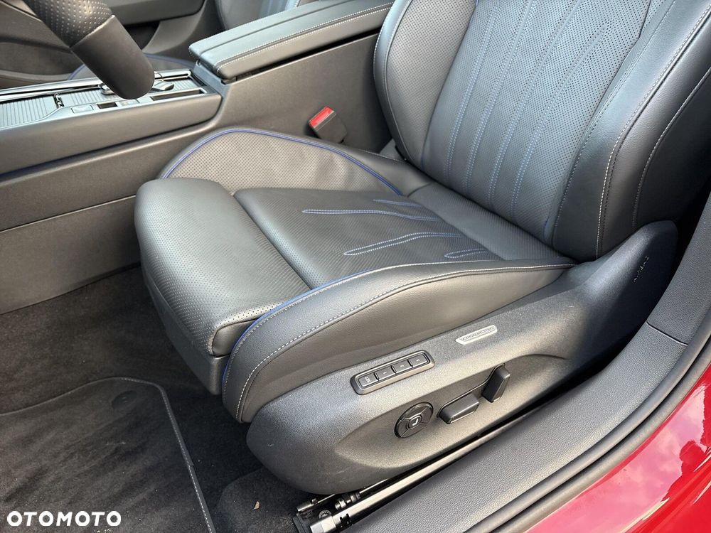 Volkswagen Passat - 11