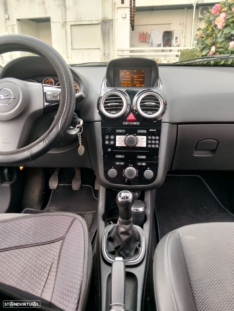 Opel Corsa 1.2 Cosmo - 2