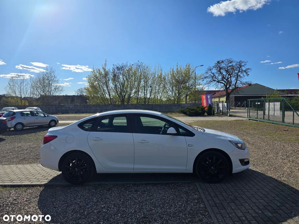 Opel Astra 1.4 T Business EU6 - 5