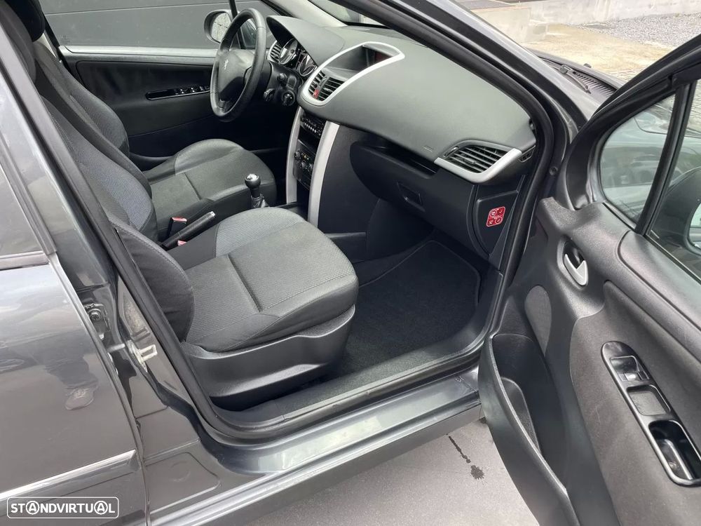 Peugeot 207 1.4 HDi Urban - 17