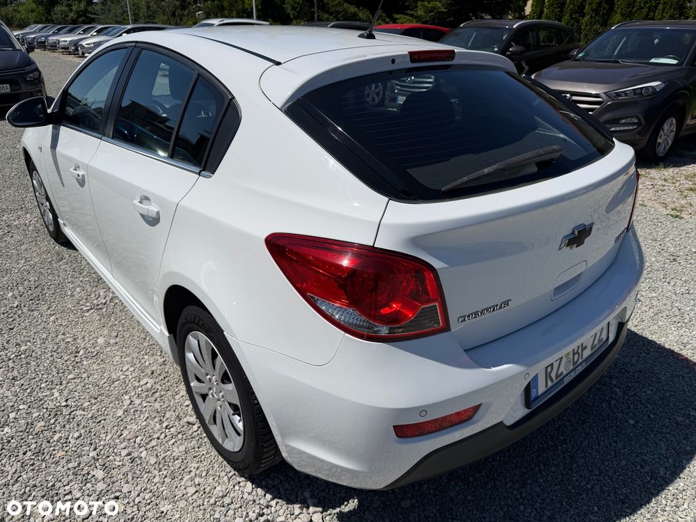 Chevrolet Cruze 1.6 LT - 13