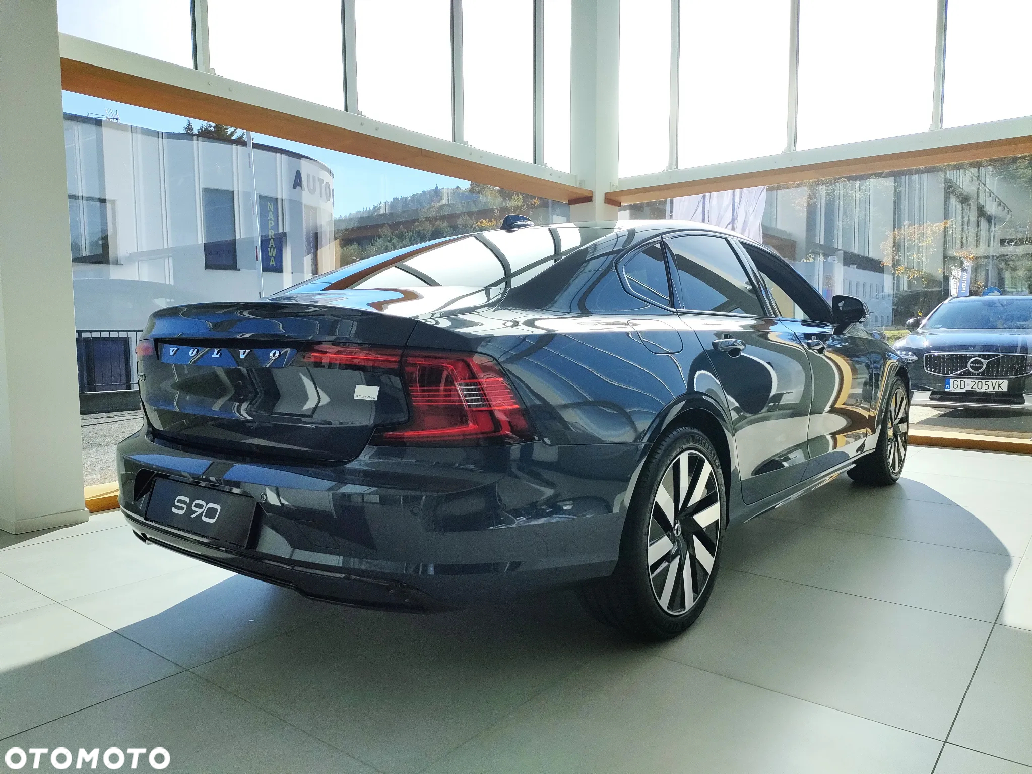 Volvo S90 T8 AWD Plug-In Hybrid Ultimate Dark - 3