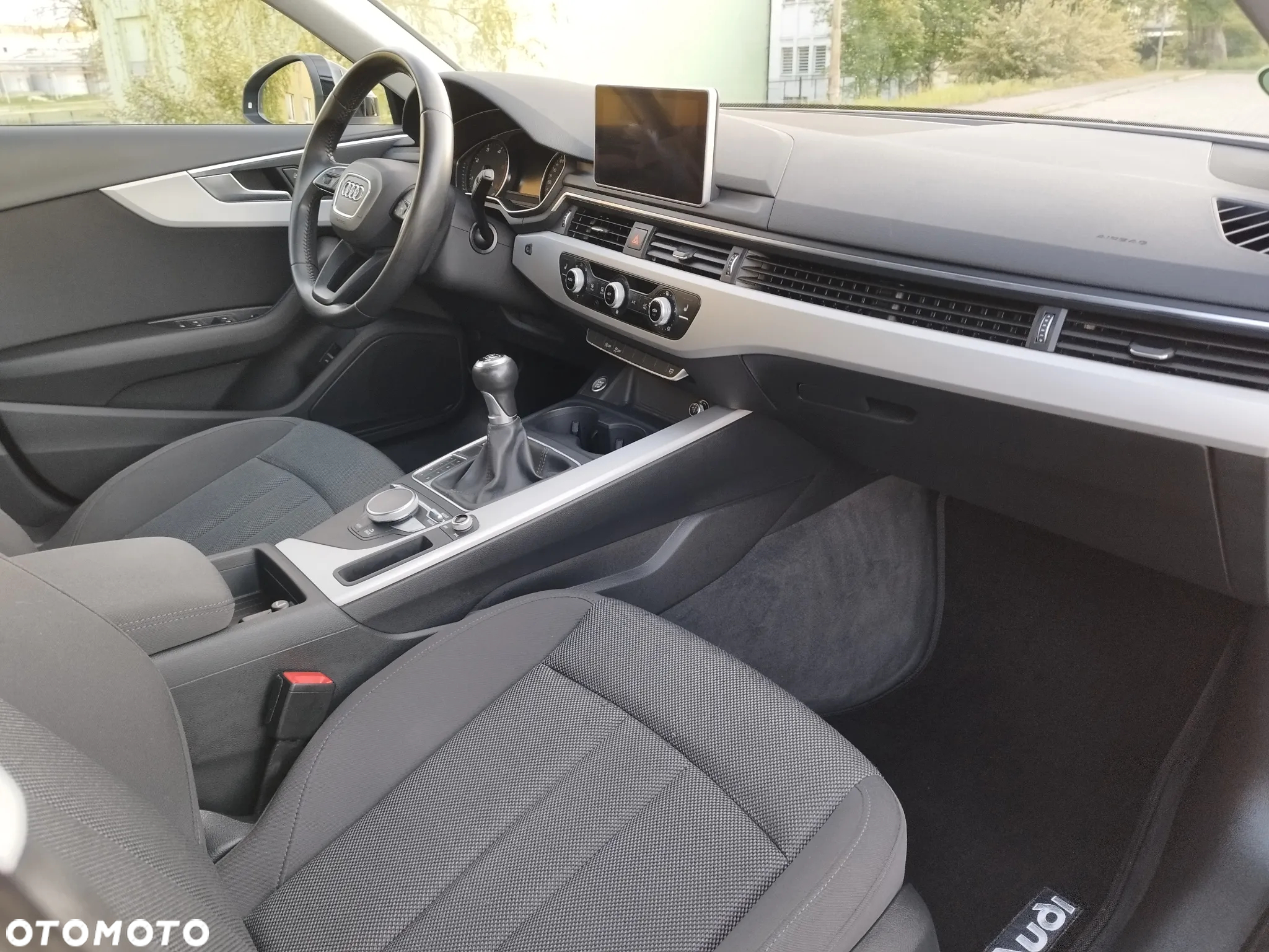 Audi A4 Avant 2.0 TDI design - 9