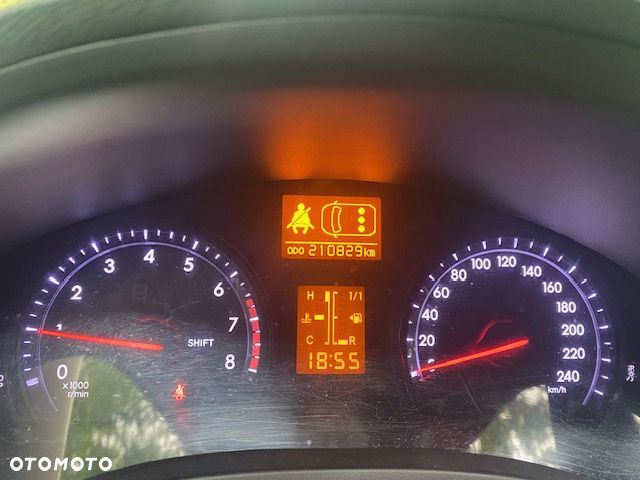 Toyota Avensis 1.8 Premium - 13
