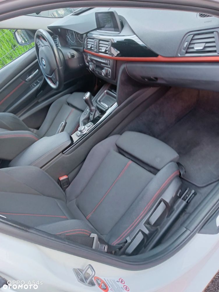 BMW Seria 3 320i Sport Line - 13