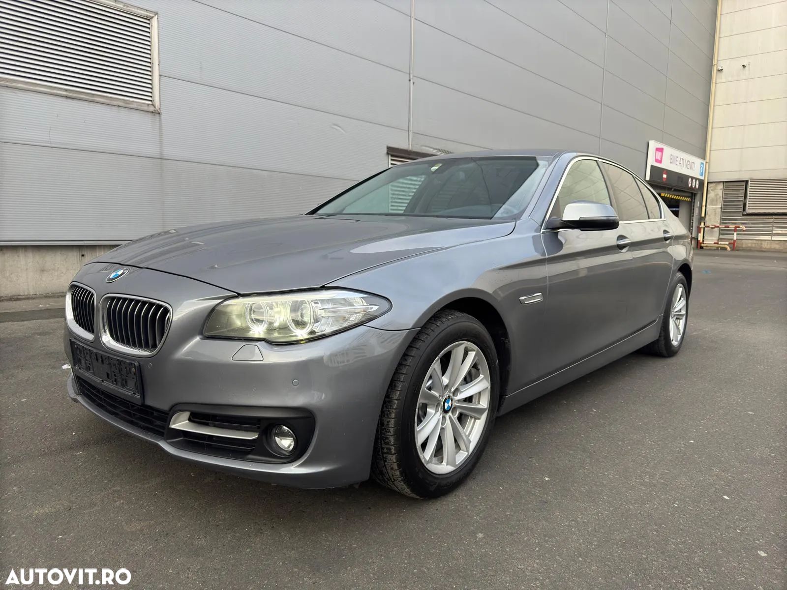 BMW Seria 5 520d xDrive - 1