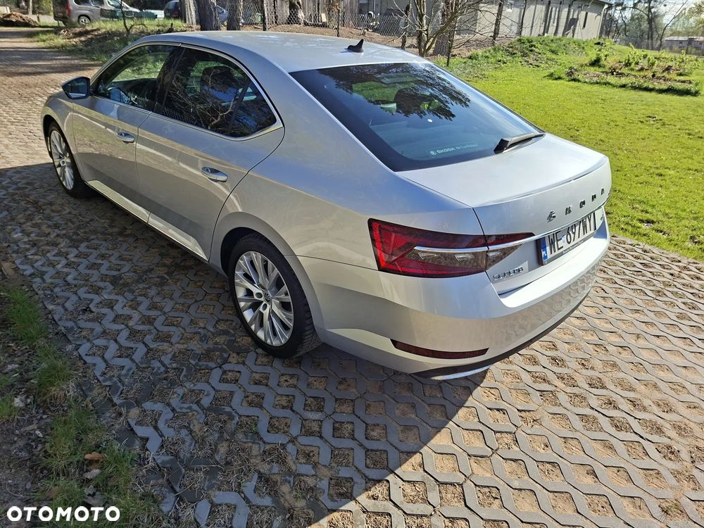 Skoda Superb 2.0 TDI 4x4 L&K DSG - 2