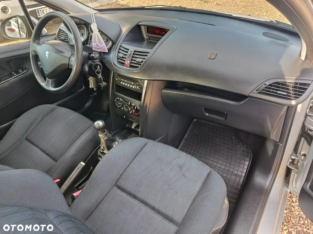Peugeot 207 75 forever - 10