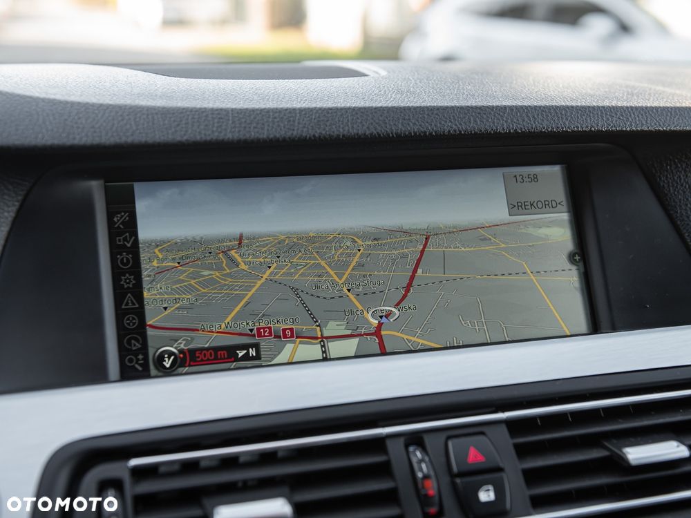 BMW Seria 5 520i - 22