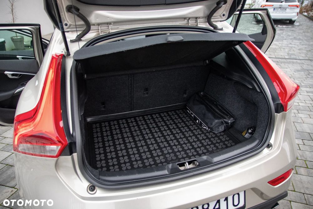 Volvo V40 D2 Kinetic - 36