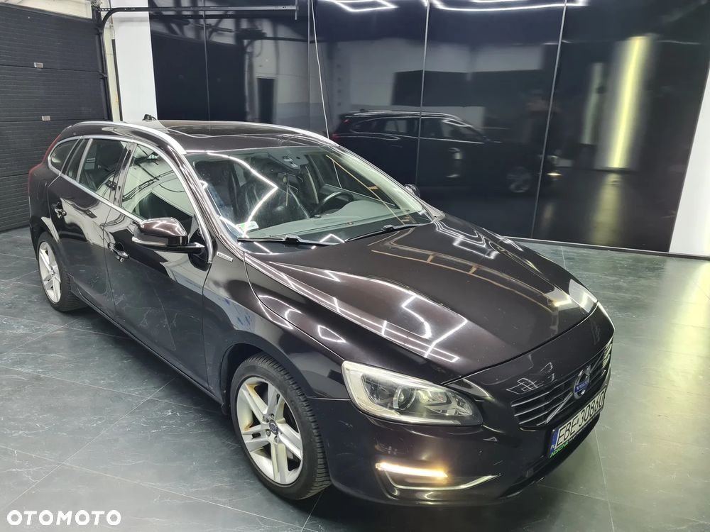 Volvo V60 D6 AWD Plug-in Hybrid Summum - 16
