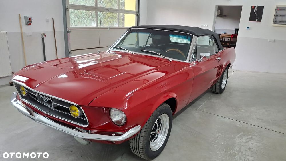 Ford Mustang - 1