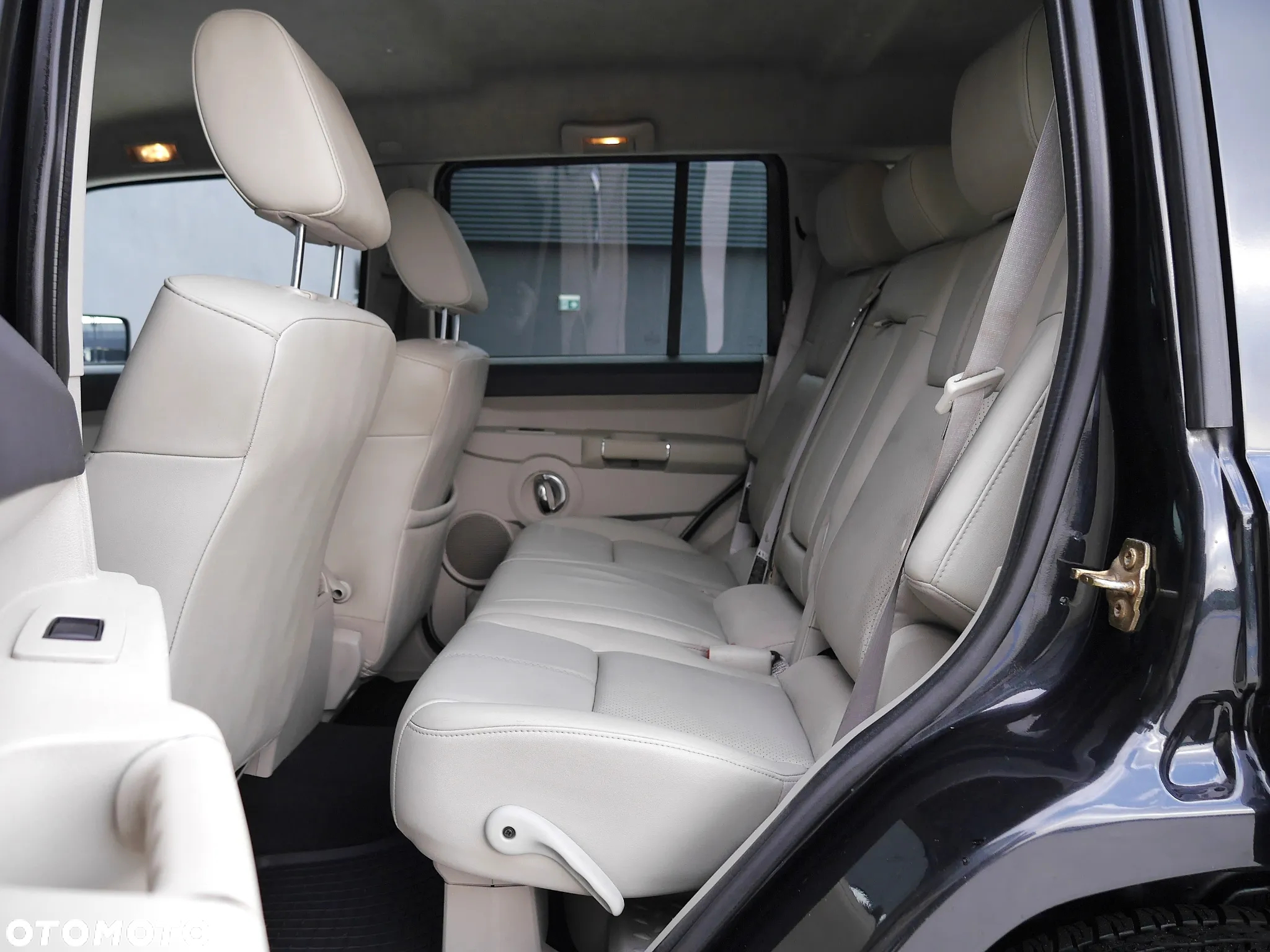 Jeep Commander 3.0 CRD Limited - 24